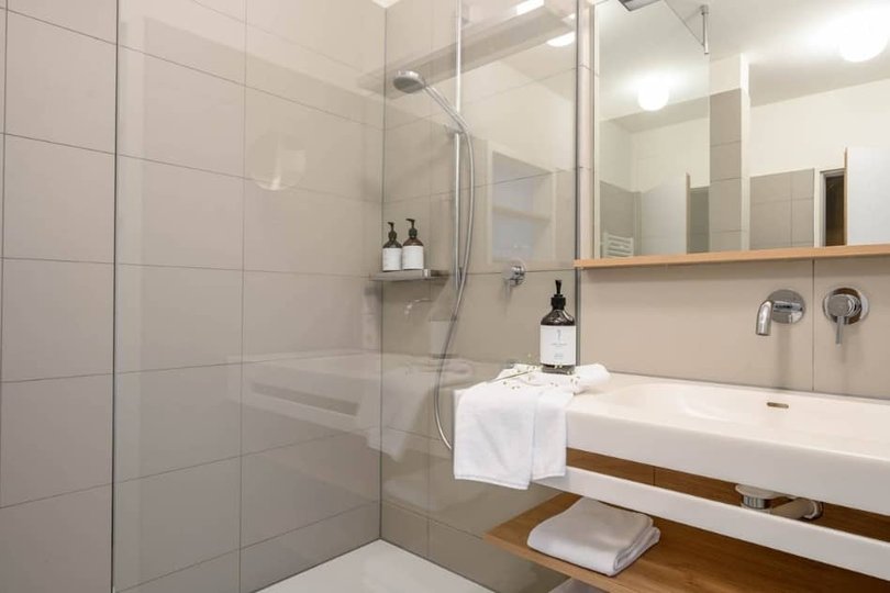 Hotel MaierDoppelzimmer Komfort Badezimmer Suit Bodensee