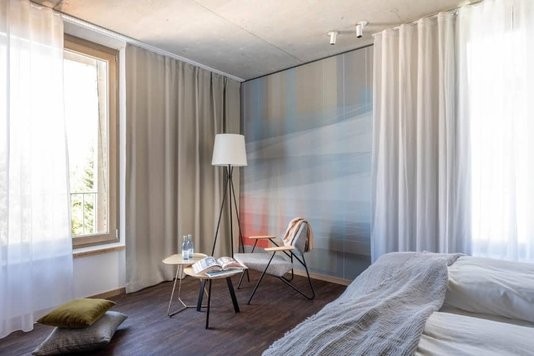 Hotel Friedrichshafen Doppelzimmer Premium grosses Zimmer Sitzecke