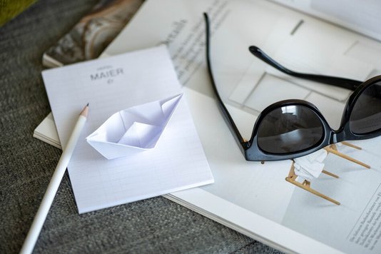 Origami Boot aus Papierblock – Hotel Maier 