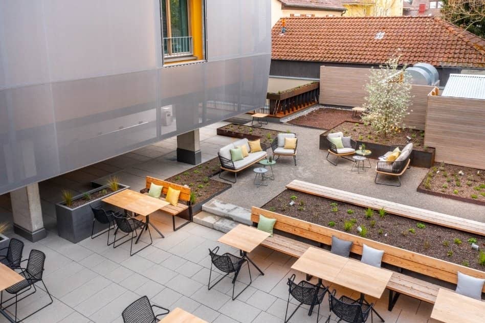 Außenansicht der Terrasse des Hotel Maier Außenansicht Terrasse
