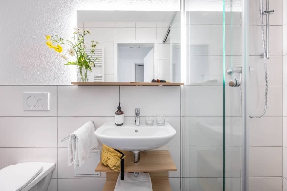 Badezimmer FeWo Nest Hotel Friedrichshafen