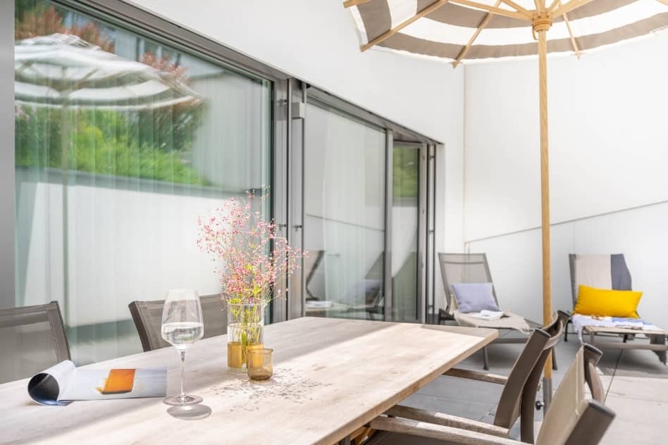  Hotel Maier Suite Grosse Terrasse Tisch Bodensee Urlaub 