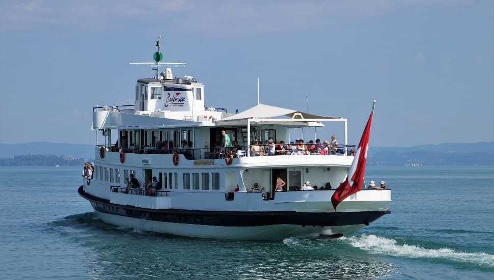 Bodensee Ausflug mit dem Schiff Schiffsfahrt Bodensee Fruehling